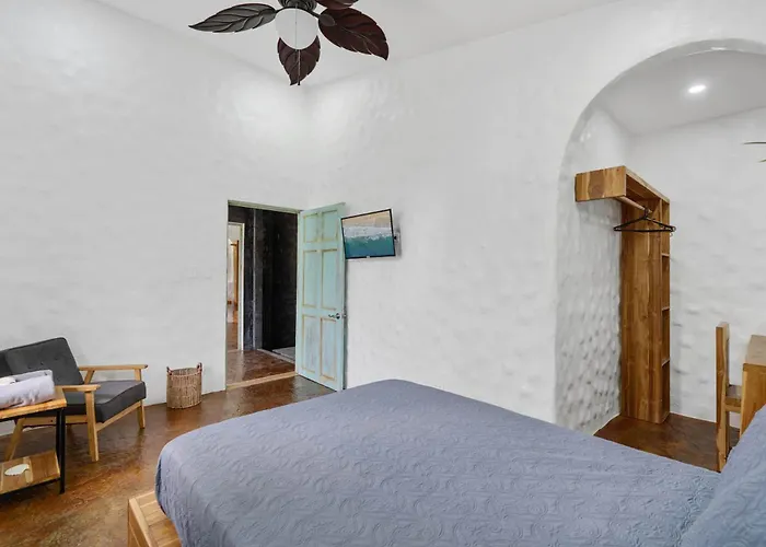 Сasa de vacaciones Modern With Chic Bohemian Style And Zen Outdoor Oasis With Swimming Pool And Tiki Style Dining Space Potrero (Guanacaste)