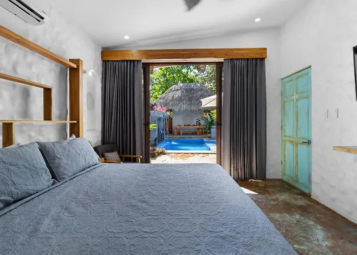 Сasa de vacaciones Modern With Chic Bohemian Style And Zen Outdoor Oasis With Swimming Pool And Tiki Style Dining Space Potrero (Guanacaste)