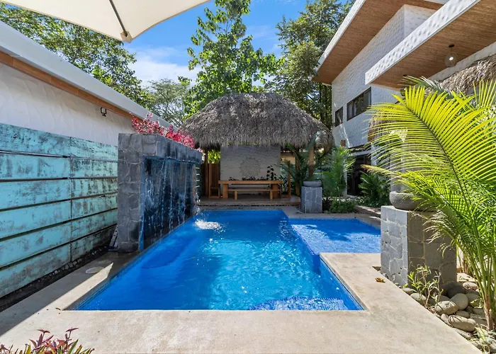 Сasa de vacaciones Modern With Chic Bohemian Style And Zen Outdoor Oasis With Swimming Pool And Tiki Style Dining Space Potrero (Guanacaste)