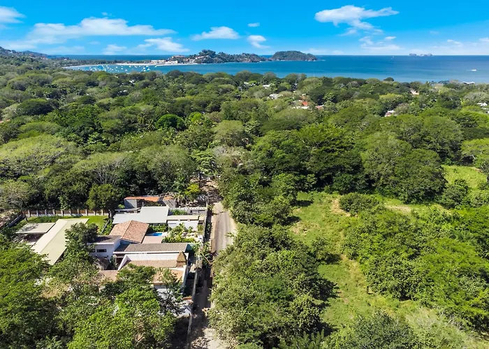 Сasa de vacaciones Modern With Chic Bohemian Style And Zen Outdoor Oasis With Swimming Pool And Tiki Style Dining Space Potrero (Guanacaste)